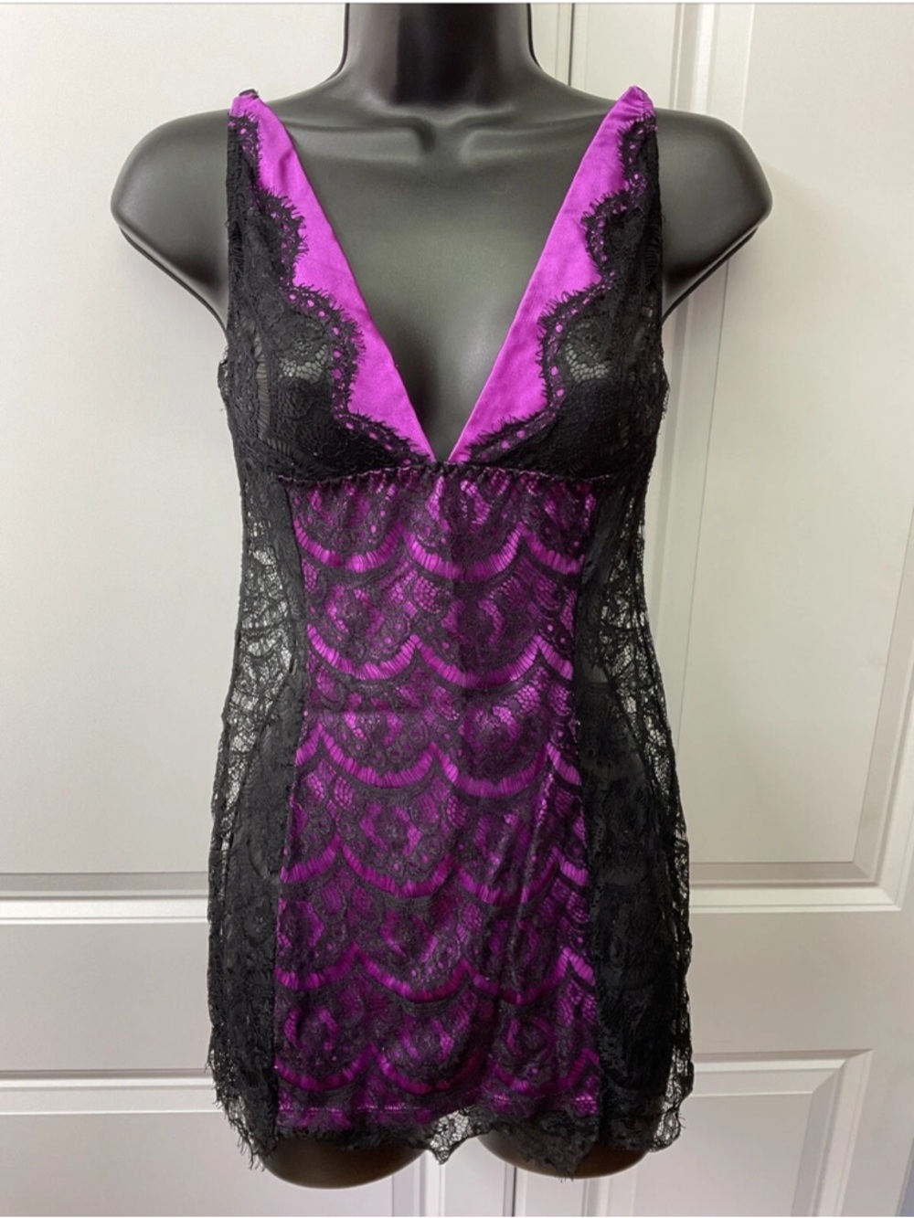 Dreamgirl fuchsia Satin Chemise with Black Lace Overlay  Lingerie Size M